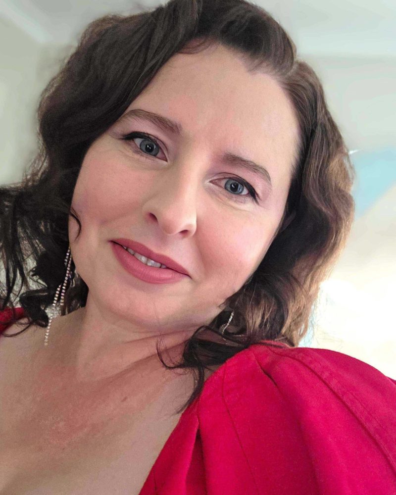 Maree personal stylist Brisbane's leading personal stylist and colour analyst